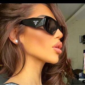 Designer Inspired Sunglasses Black New With Case